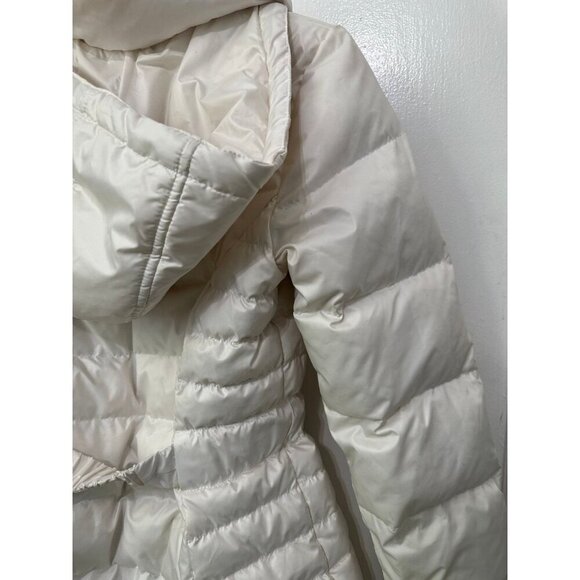 Guess women’s size small white puffer coat - Picture 9 of 11